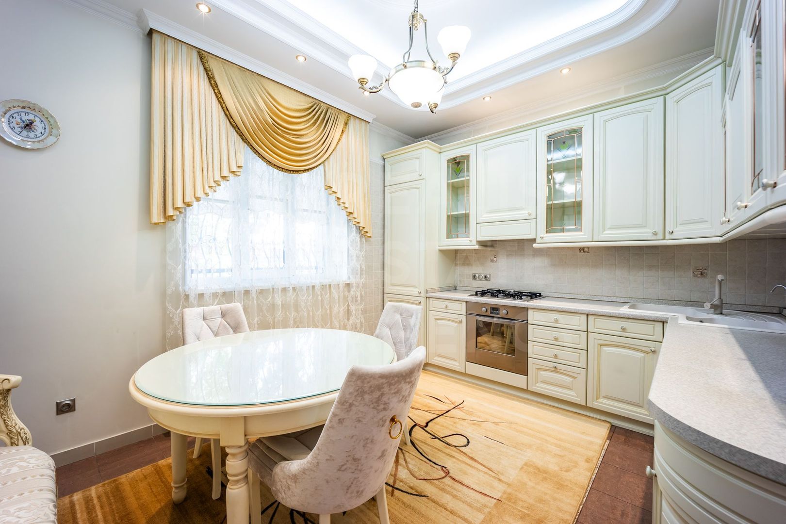 Se oferă spre chirie casă exclusivistă amplasată în Centul orașului - Poză 19