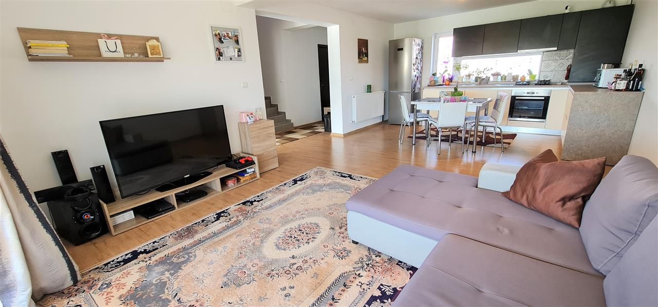 Casa 3 camere complex rezidential intrare Tarlungeni Brasov - Poză 1