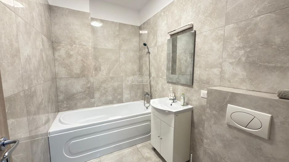 Apartament tip studio. Loc de depozitare in pod. Asfalt. - Poză 5