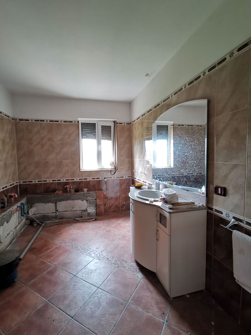 Casa 6 camere  Urechesti-Vrancea constructie 2008 - Poză 7