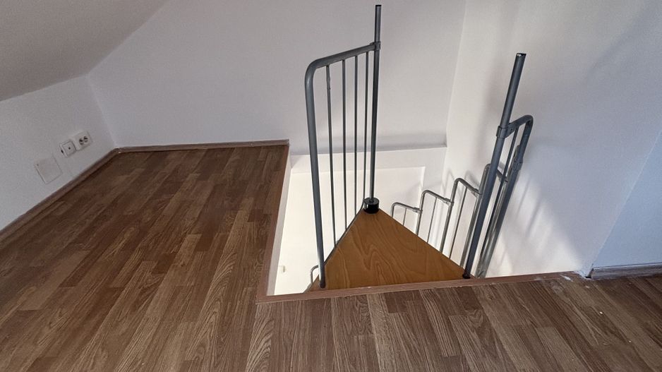 Apartament tip mansarda - Poză 7