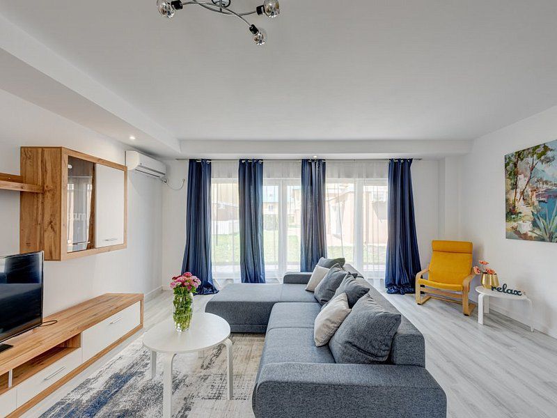 Casa Cosmopolis, prima inchiriere - Poză 1