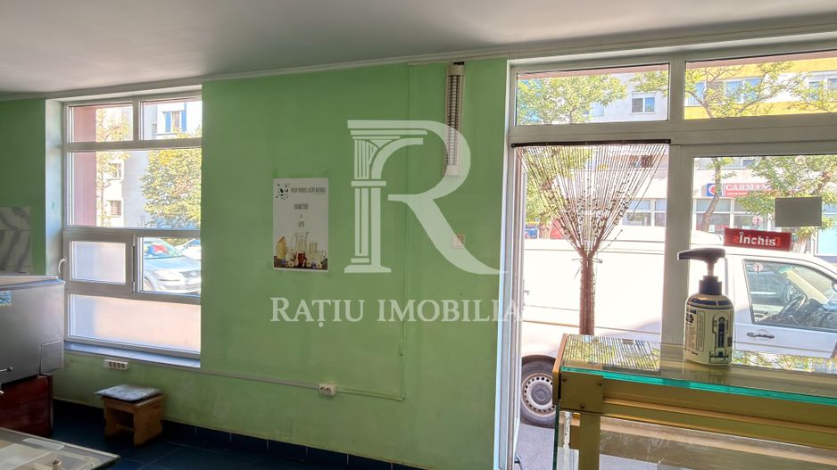 Casă cu spațiu comercial la stradă | Curte | Grădină | Oradea - Poză 10
