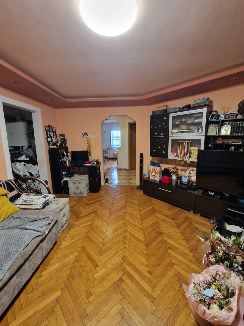 Soarelui | 3 Camere | Etaj 1 | Centrala proprie | Boxa - Poză 6