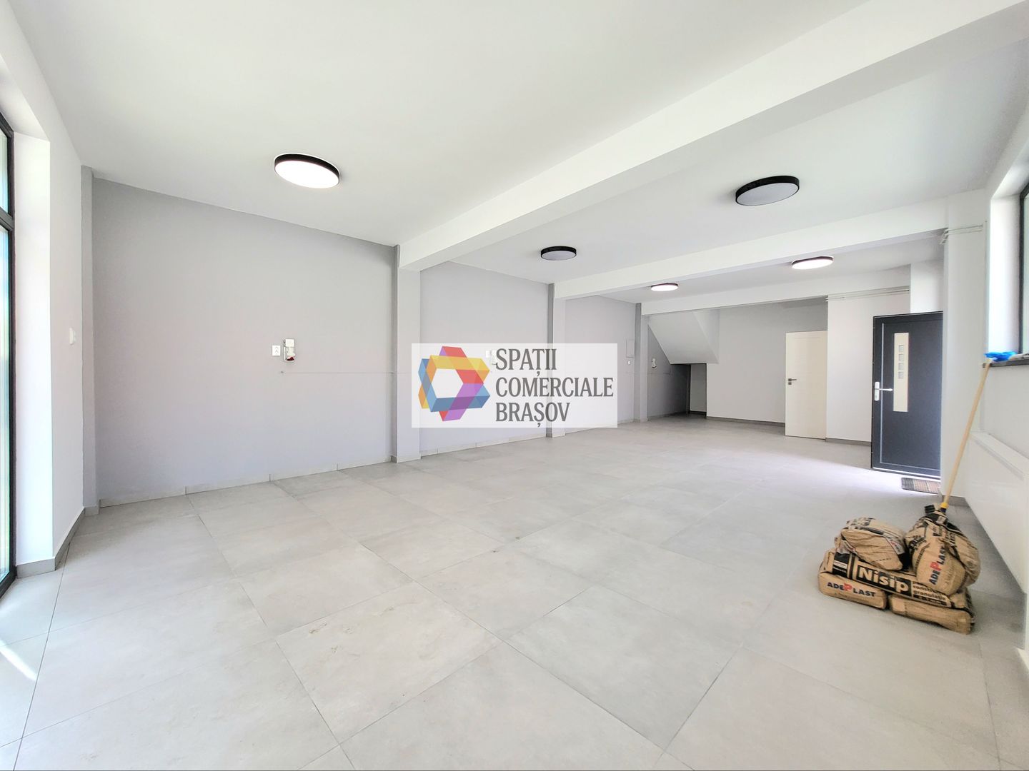 Spatiu comercial la casa - 130mp - Poză 2