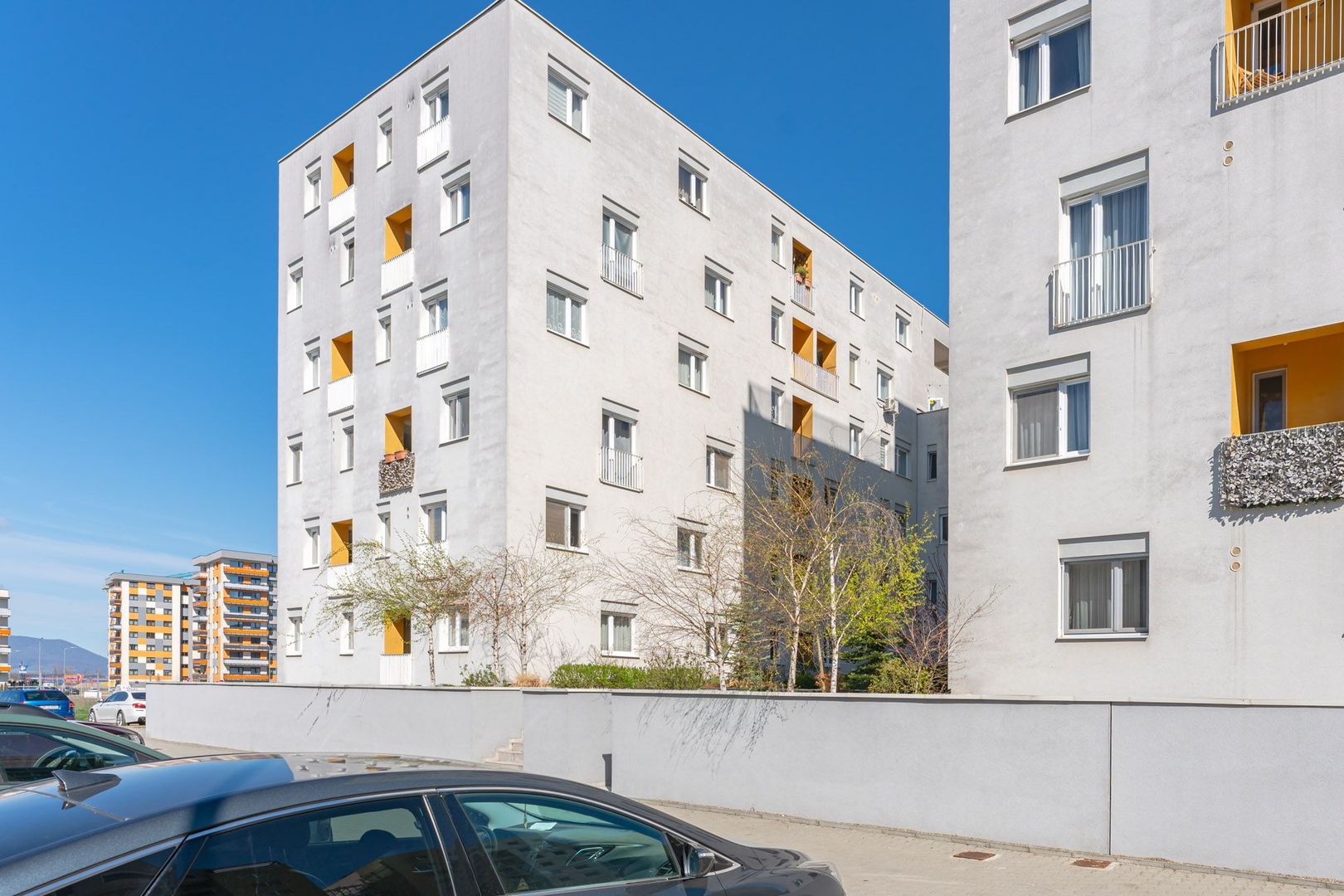 Studio mobilat și utilat, bloc 2020, etaj 3 – Terasă comuna amenajată - Poză 14