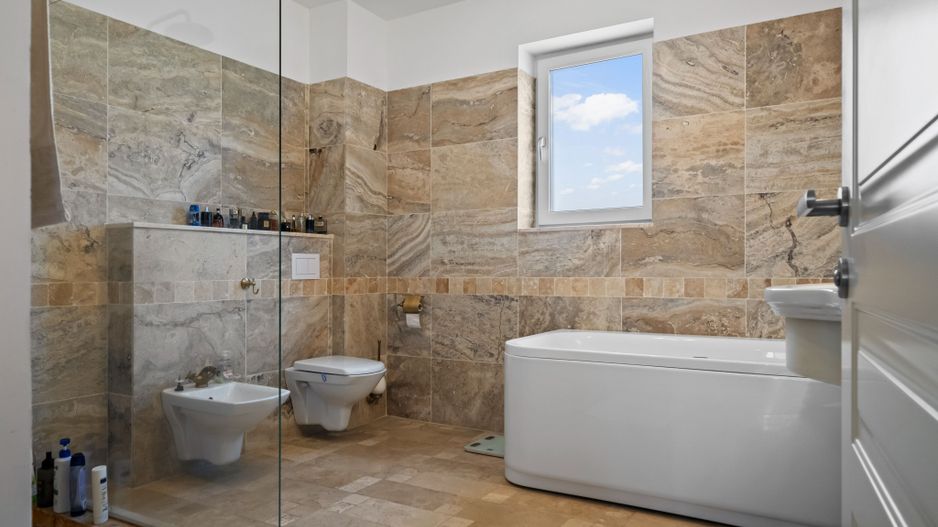 Oportunitate Rară: Vilă pe Lac | 1.898 mp Teren | Piscină - Poză 12