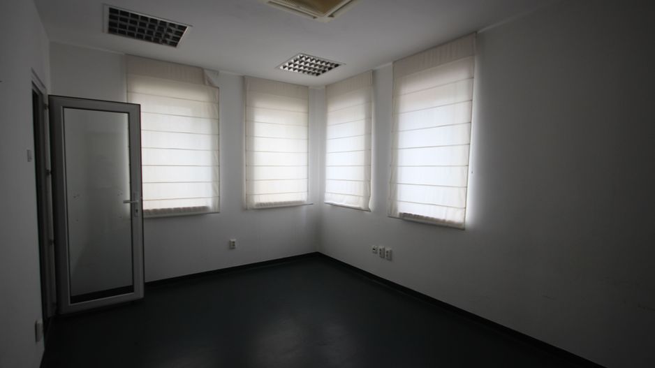 Cladire de birouri, SAD, parcare proprie, clinica medicala - Poză 14
