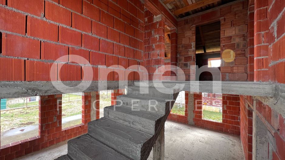 Casa P+M la rosu | 204 mp | 5 ari teren | compartimentare excelenta | Satulung. - Poză 10