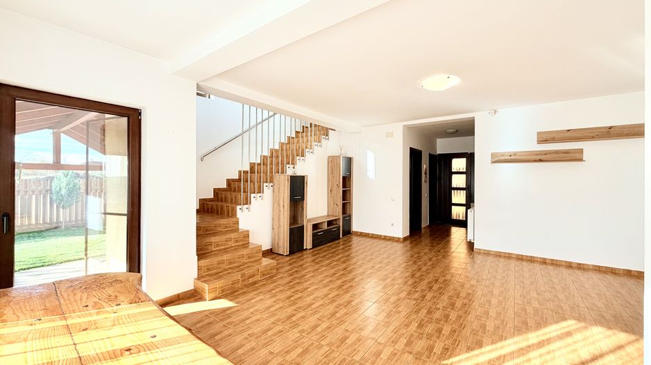 De închiriat – Casă individuală P+M în Dumbrăvița - Poză 1