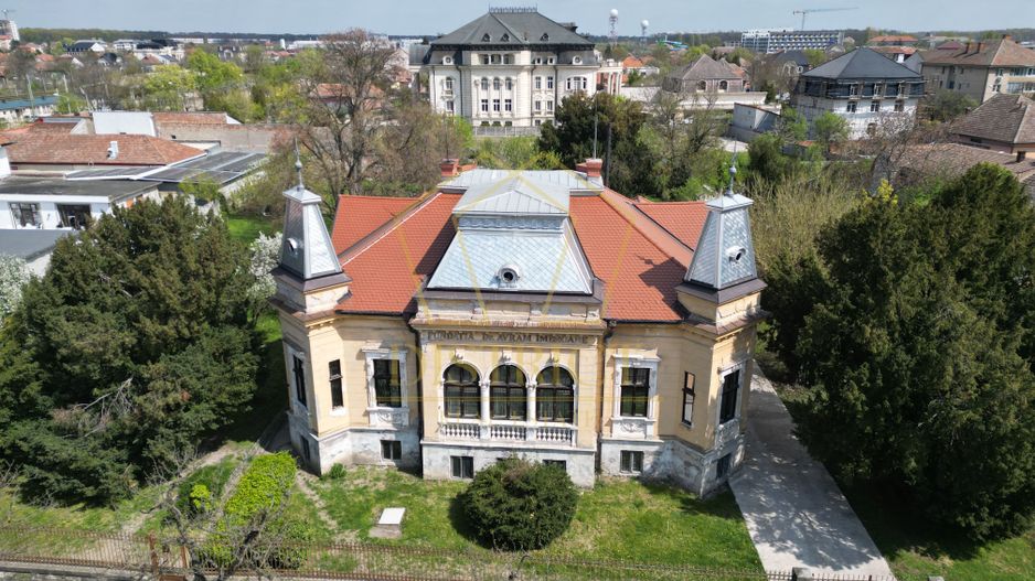Vila isotorica cu teren de 3.900mp | Central - Poză 10