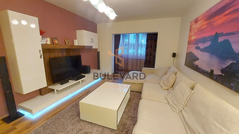 Apartament cu 4 camere decomandate B-dul 21 Decembrie 1989! - Poză 2
