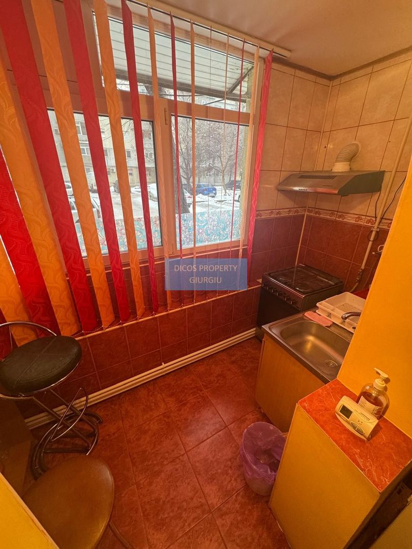 Apartament 4 camere de vânzare – zonă Școala 8 - Poză 2