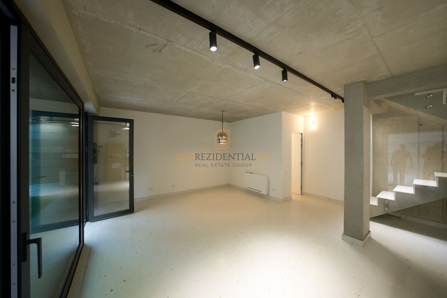 Duplex  Dorobanti P+1, 154 mp + curte 50 mp, 2 locuri de parcare. - Poză 3