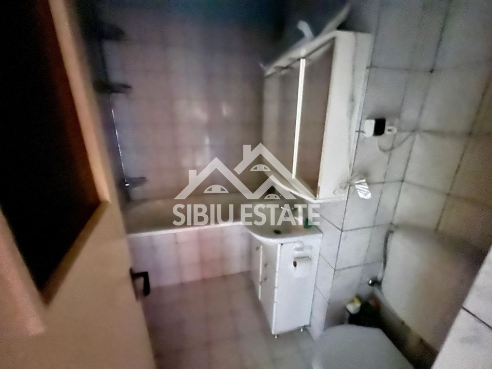 Apartament 4 camere spațios Sibiu zona Gara Mare Abatorului - Poză 10
