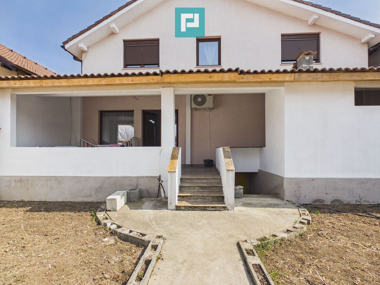 Vilă cu 4 camere in Livada - Poză 2