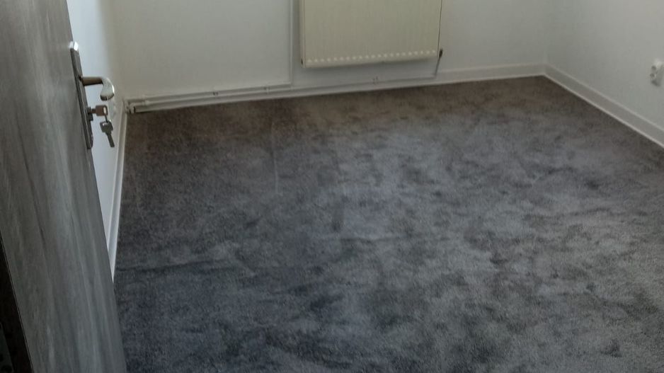 Vând APARTAMENT renovat - Poză 4