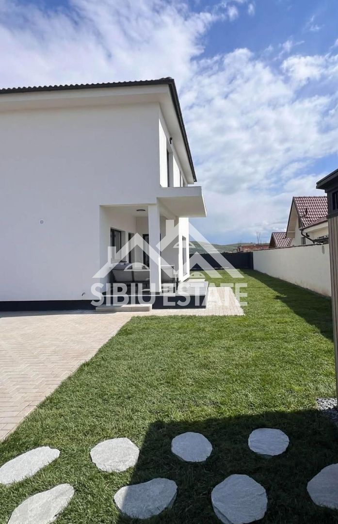 Casa noua curte mare Sibiu, Cristian - Poză 11