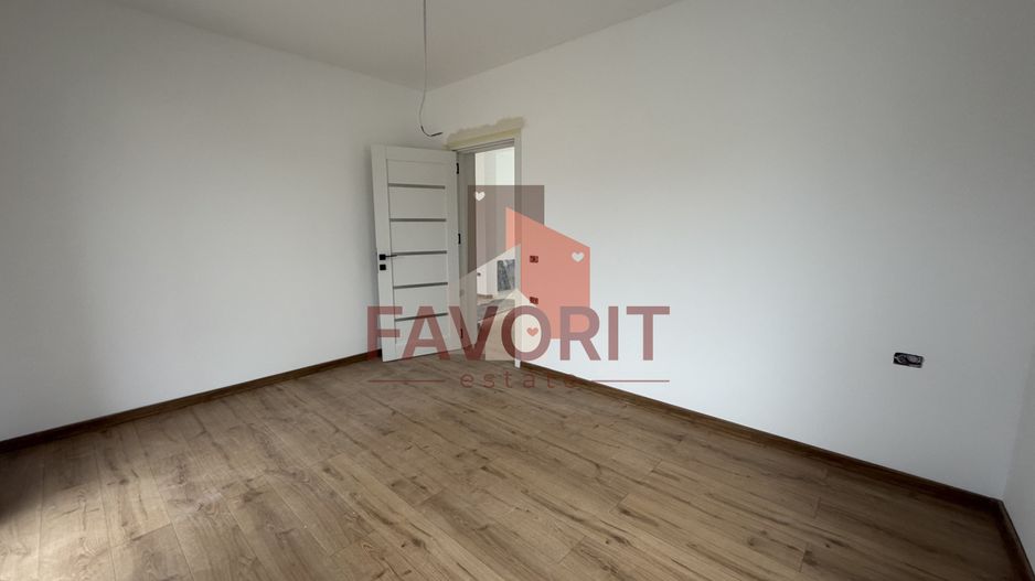 Finisat la cheie. Bucatarie inchisa. Acces asfaltat - Poză 8