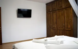 Casă cu 4 camere de vânzare | zona Ultracentrala - Poză 11