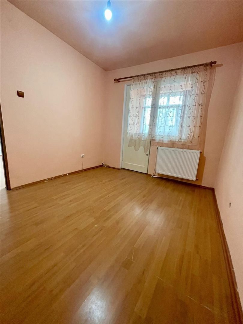 Apartament 3 camere  Marghita - Poză 3