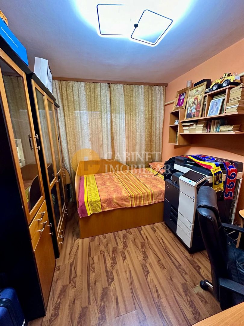 Nicolina- 3 Camere Decomandat - Etaj 3 -Bloc 1986 - Poză 3