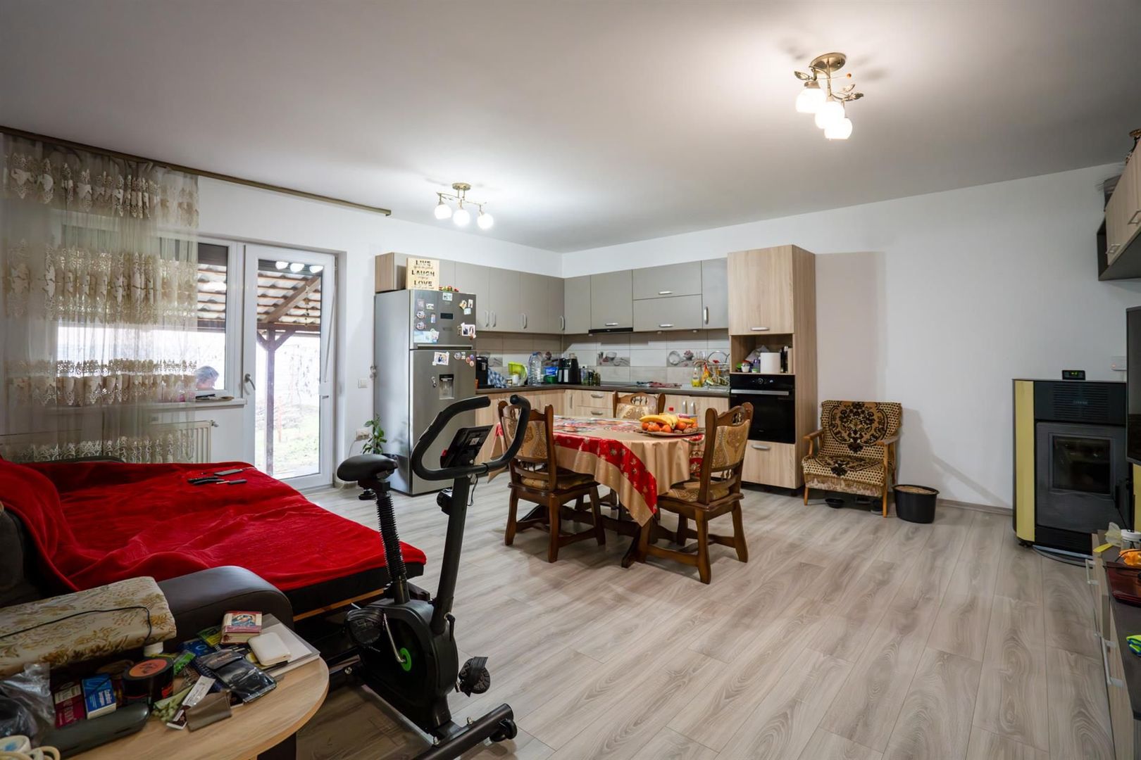 Casa cu 3 camere 400 mp Nojorid utilitati - Poză 4
