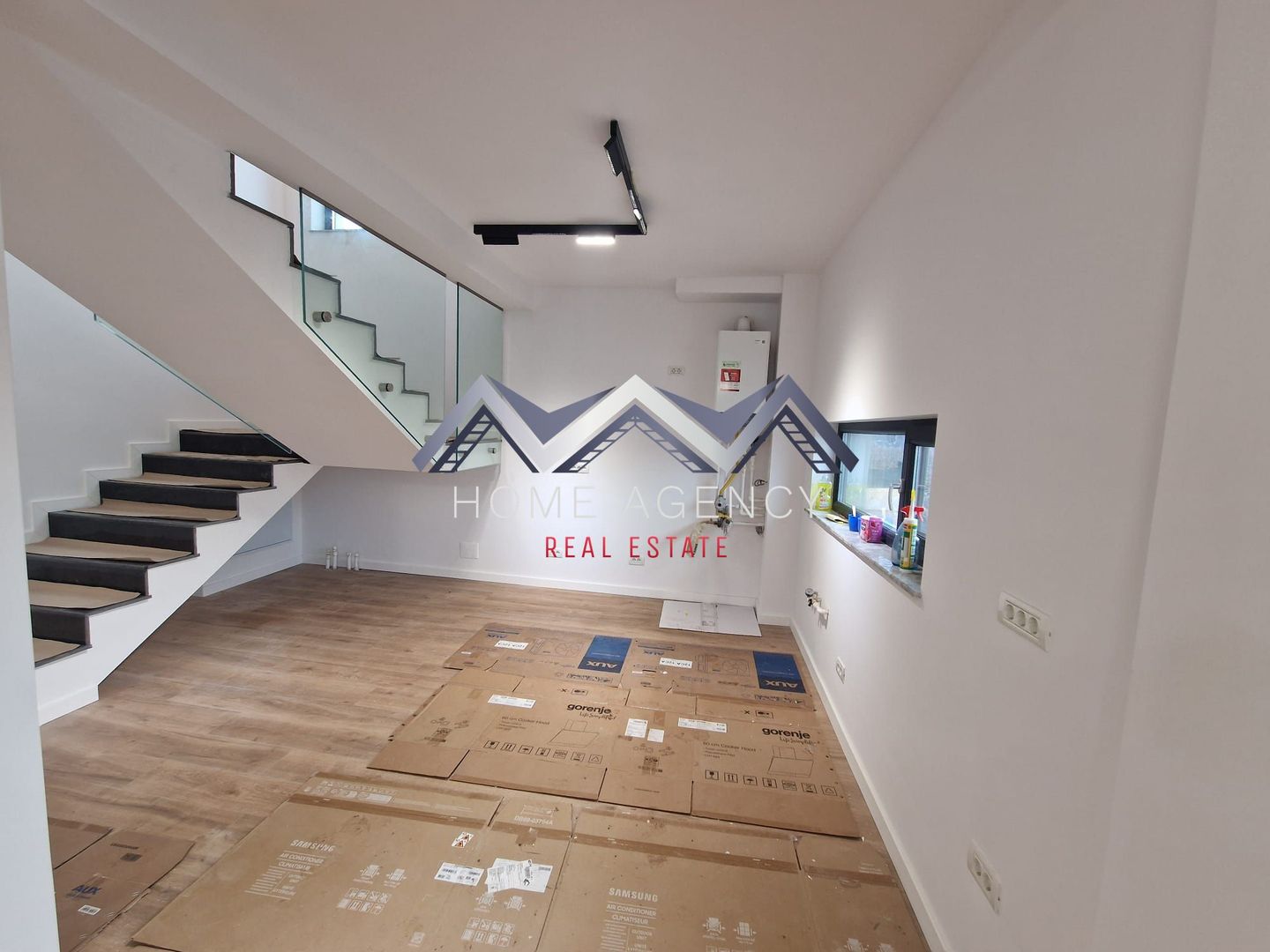 Casă single P+1+Pod în Otopeni - Poză 4