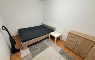 2 camere| vis a vis de Spitalul Judetean| centrala proprie|