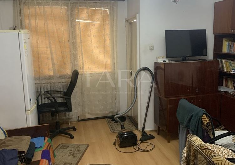 Garsonieră cu balcon, ultimul etaj – Grigorescu. - Poză 2