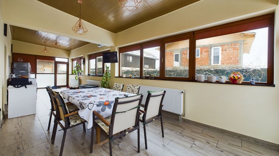 Casă Impresionantă Curte Generoasă Construcție de Calitate Berceni - Poză 4