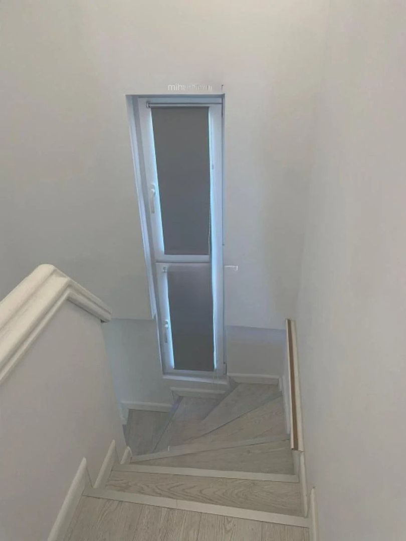 Inchirere vila deosebita si moderna in Vatra Luminoasa - Poză 5