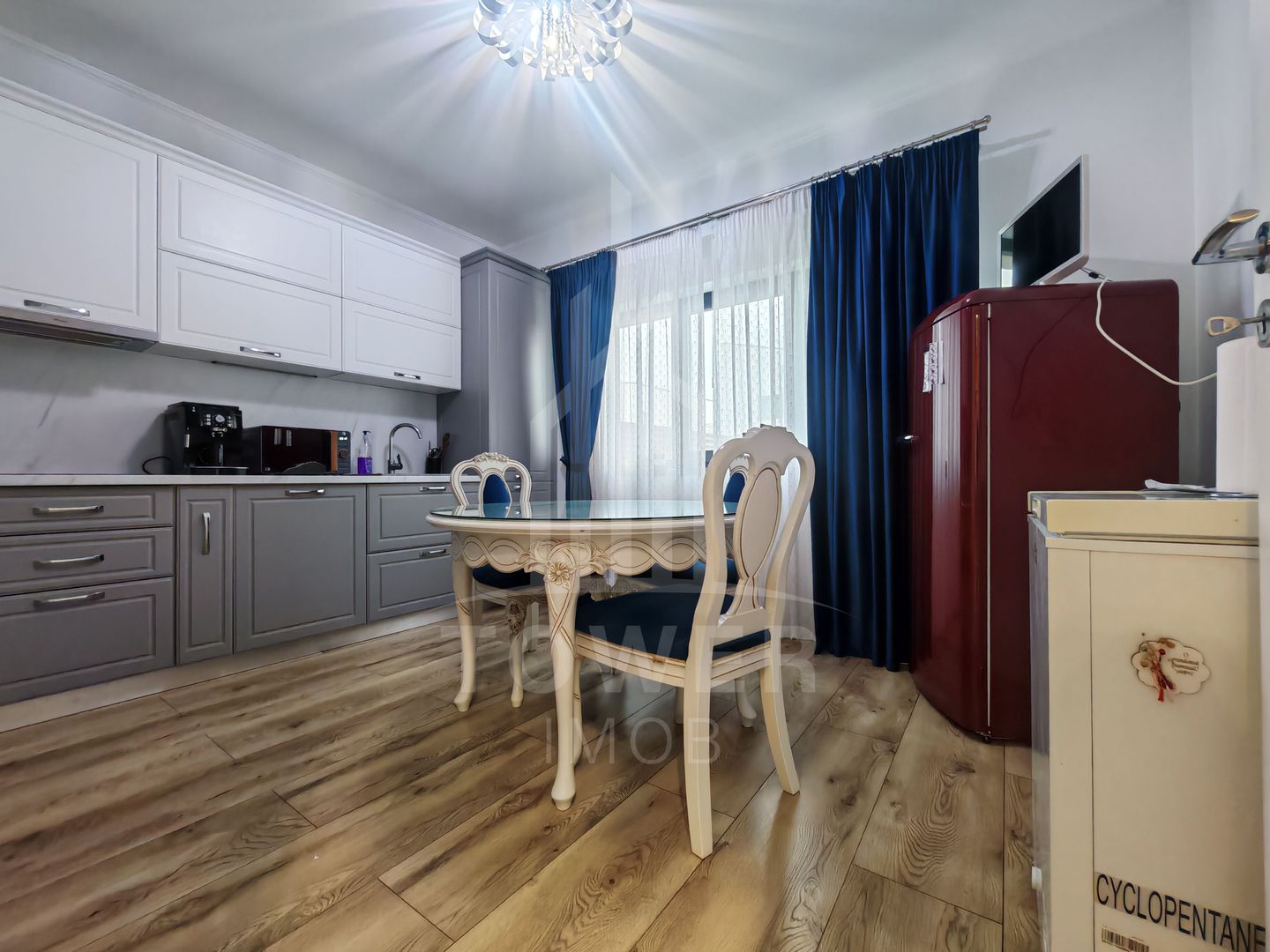 Casă individuală de vânzare situată în Șelimbăr - Poză 4