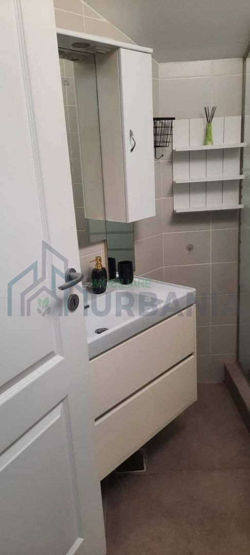 Inchiriez apartament 2 camere plus spatiu de depozitare. - Poză 8