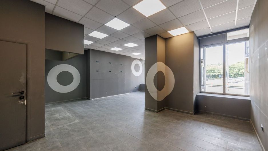 Spațiu comercial cu 2 camere de vânzare în Calea Bucuresti, Pitesti - Poză 1