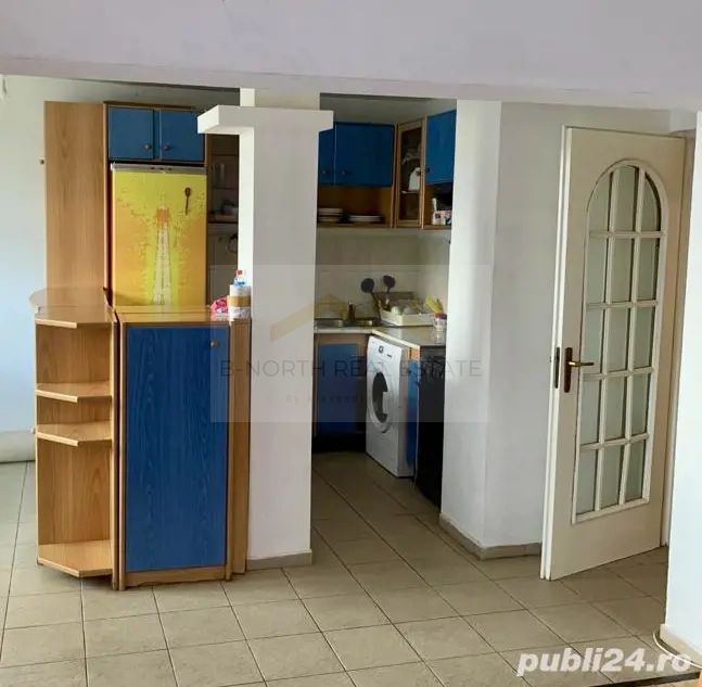 Apartament 4 camere de închiriat, decomandat, cu loc de parcare, ideal pentru fa - Poză 3
