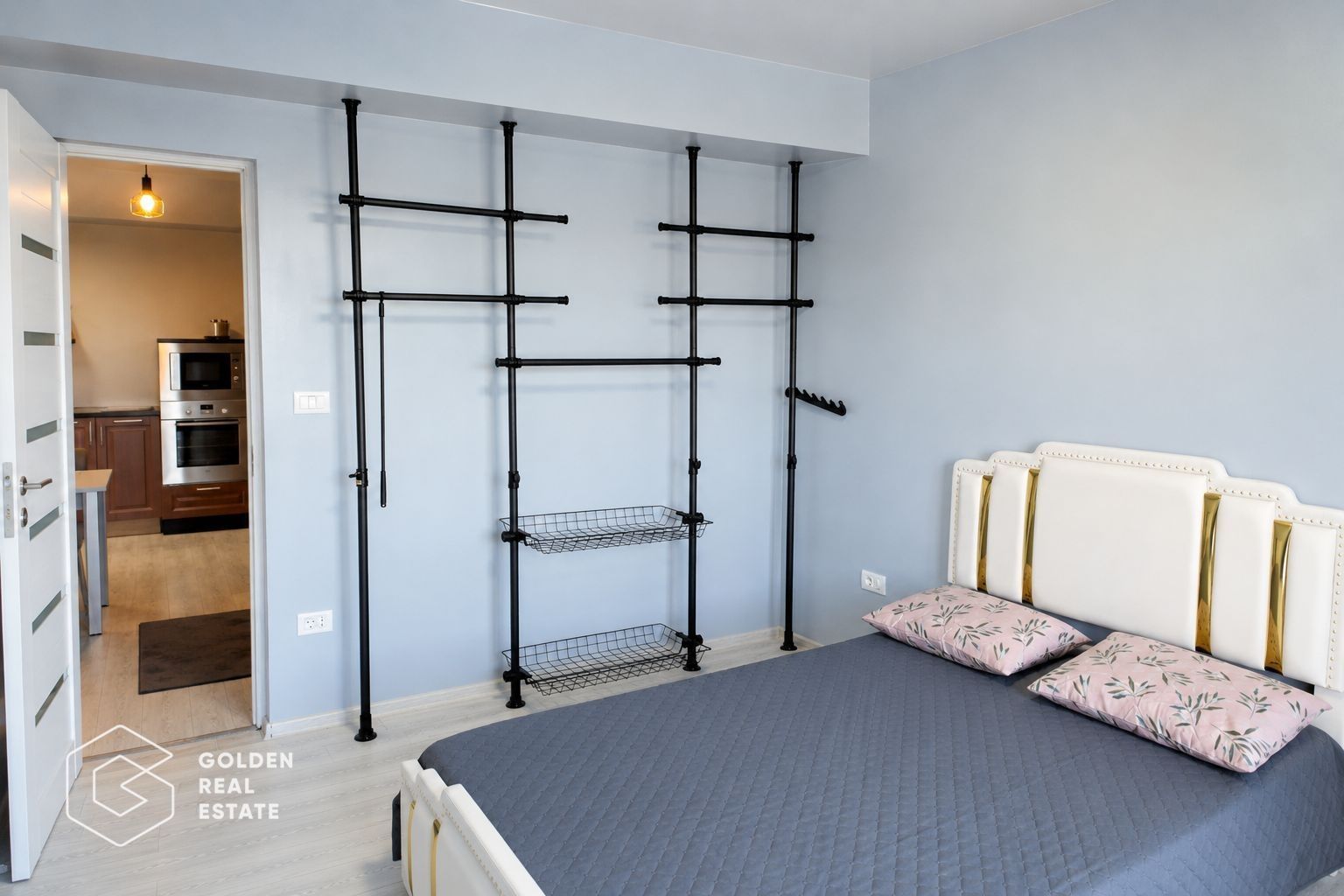 Apartament 3 camere, Via Carmina, mobilat si utilat complet, terasa 26 mp - Poză 4
