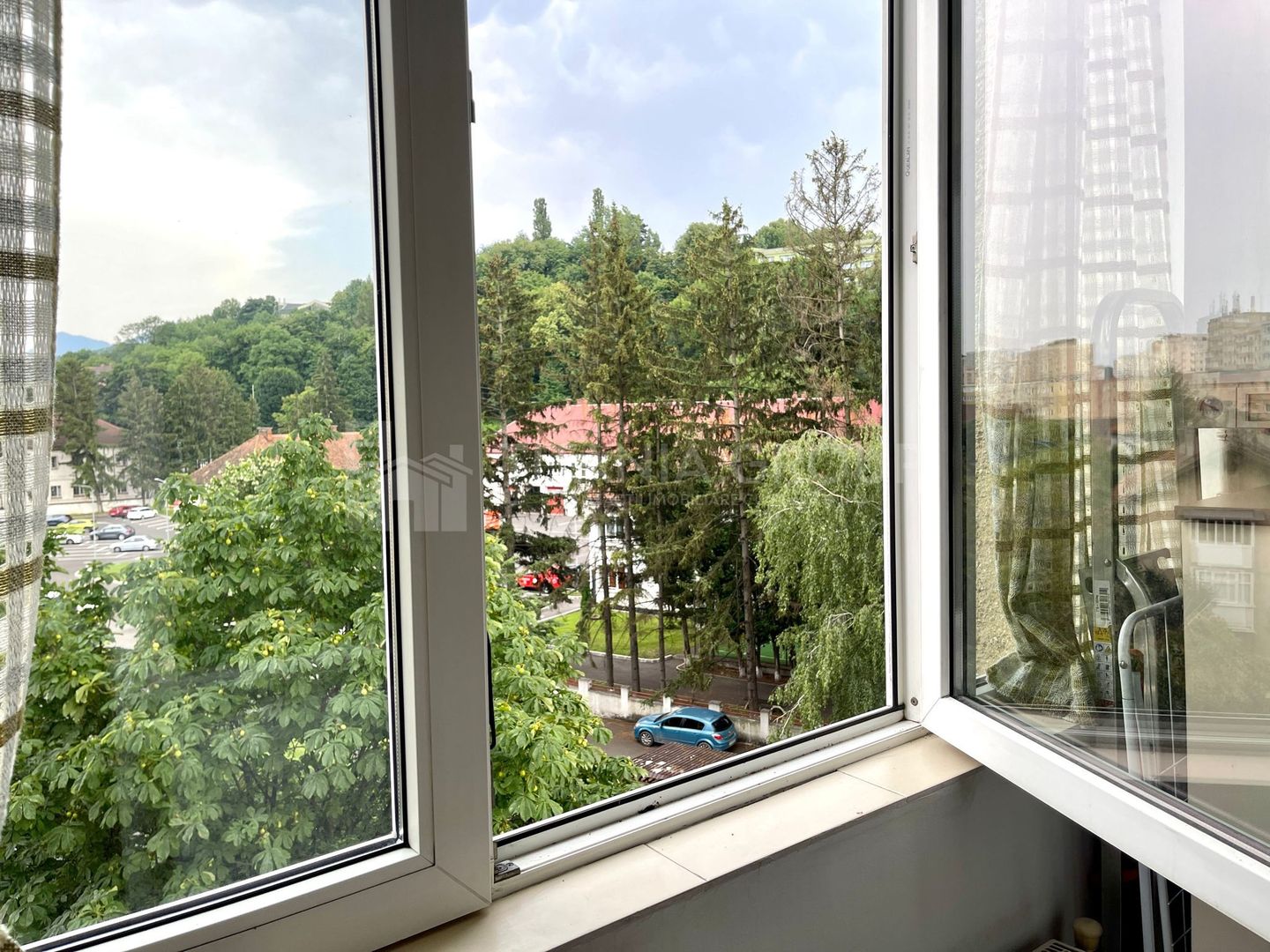 Garsoniera cocheta, mobilata si utilata - zona Grivitei - Poză 11