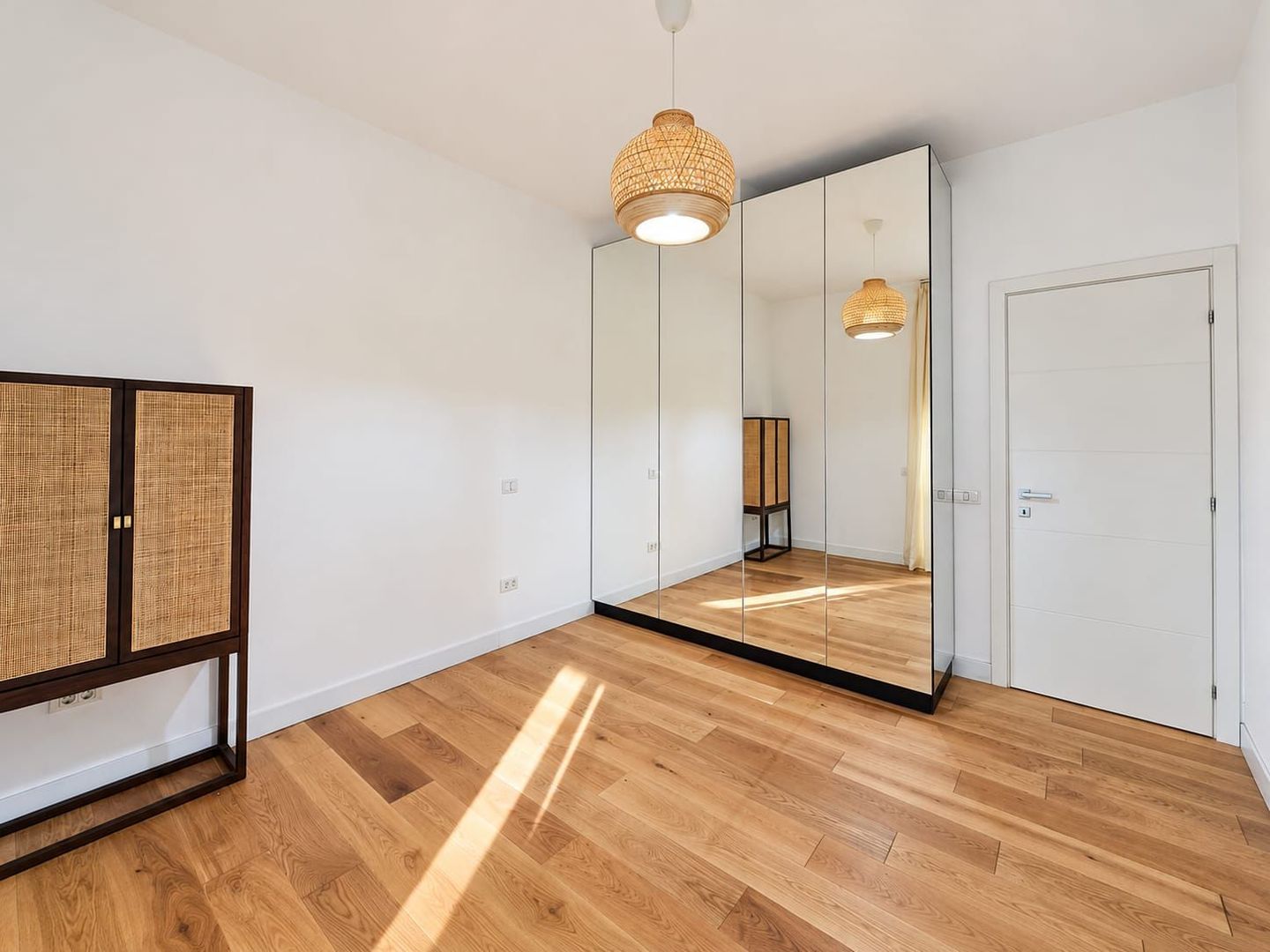 Rent I Premium 3-Room Apartment | Lake View | 100 sqm - Poză 12