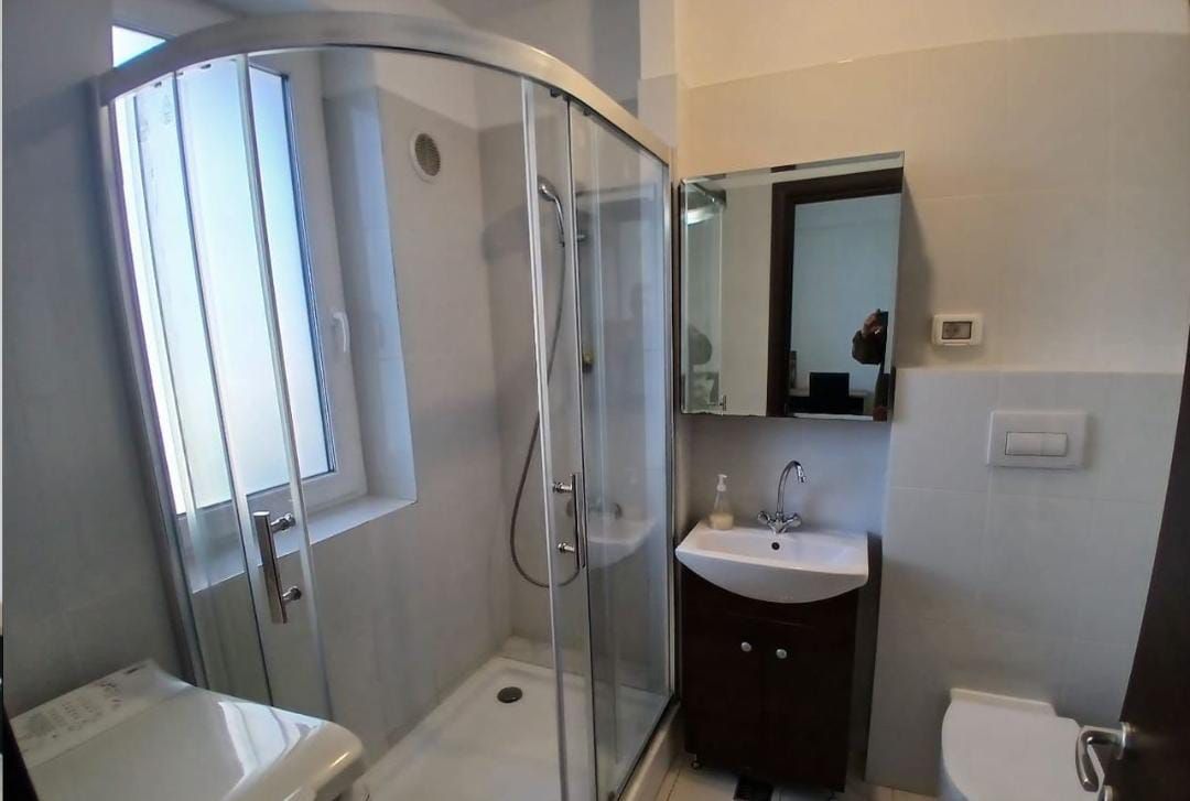 Apartament spatios 2 camere, 2 bai si balcon 13mp in zona Poltehnica - Poză 6