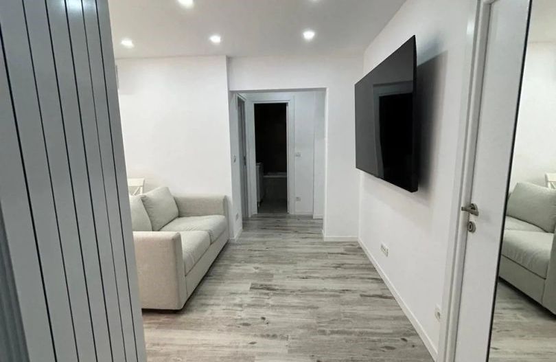 Închiriez apartament 3 camere lux, Unirii, centrală proprie - Poză 7