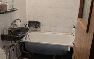 Camera mobilată de închiriat în apartament cu 2 camere, Tătărași - zona Ateneu - Poză 8