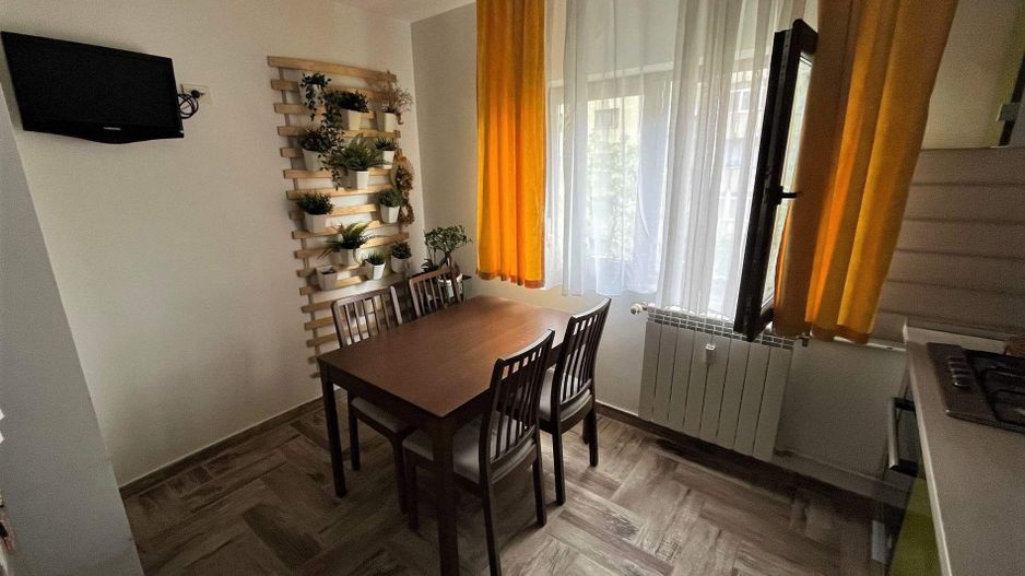 Vanzare apartament 2 camere Sebastian - str. Ileana Cosanzeana - Poză 1