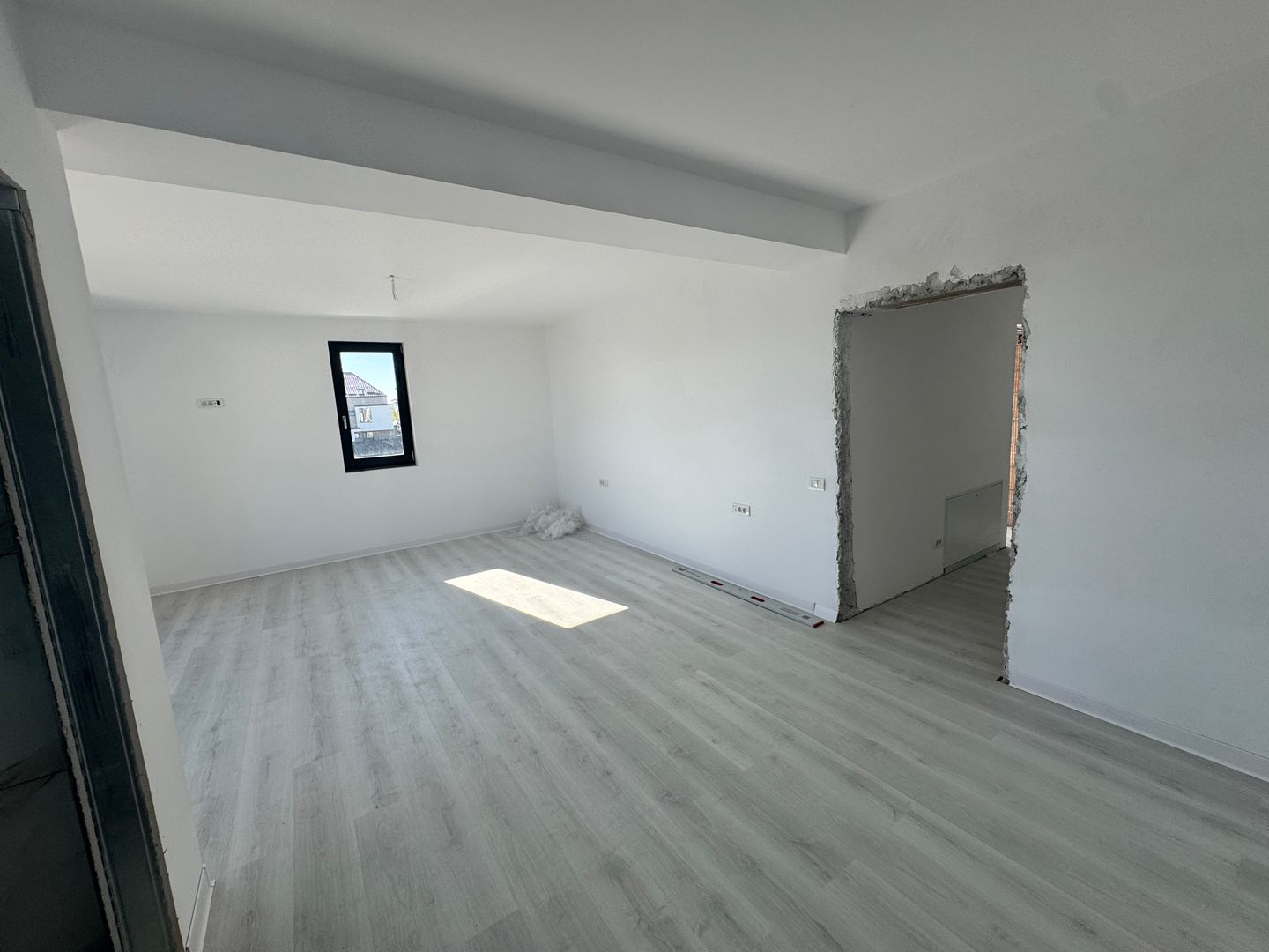 Vila 5 camere Otopeni Central-bucatarie si finisaje incluse - Poză 12