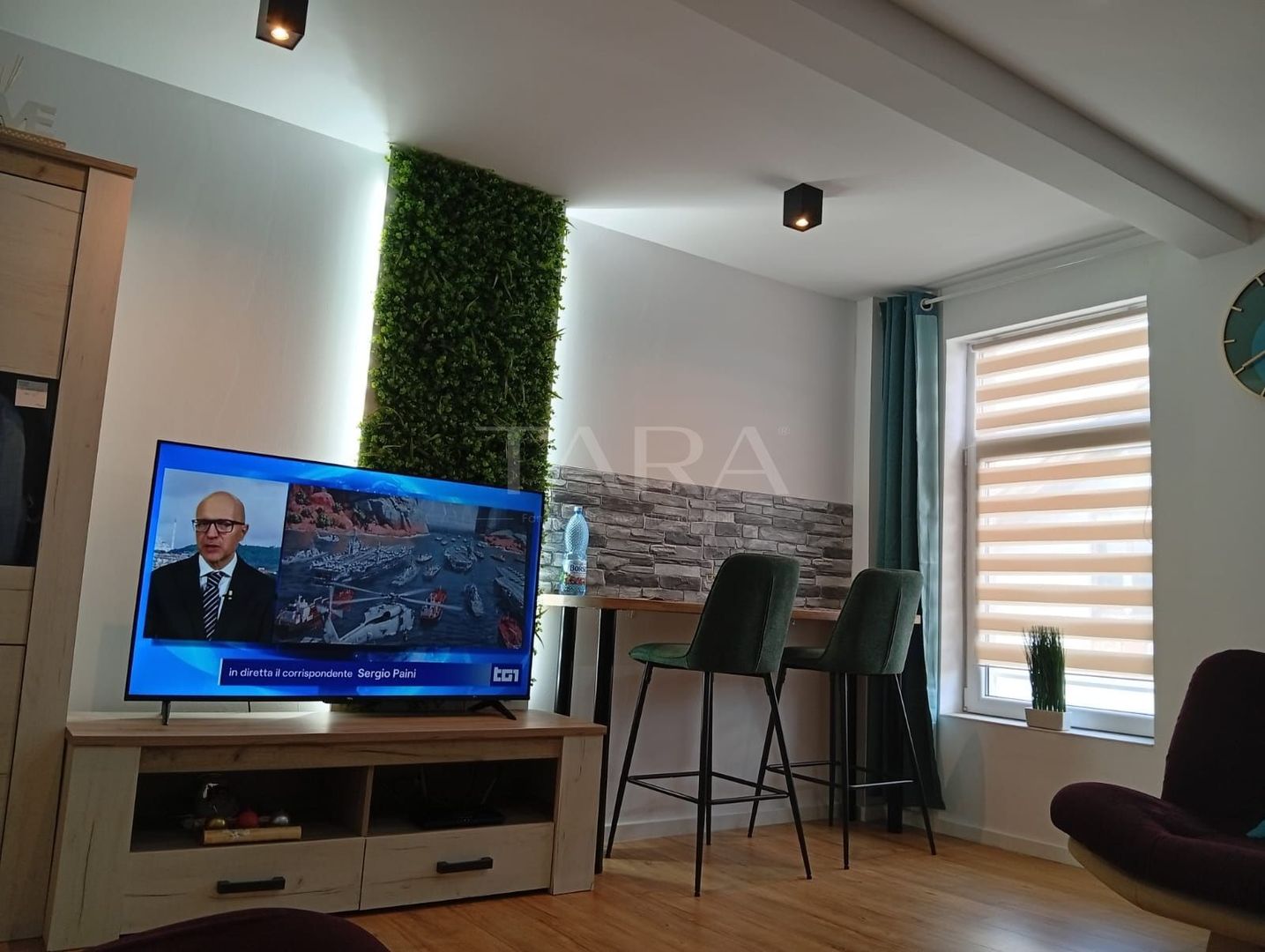Apartament tip mansardă, renovat, mobilat la comandă, Florești. - Poză 1