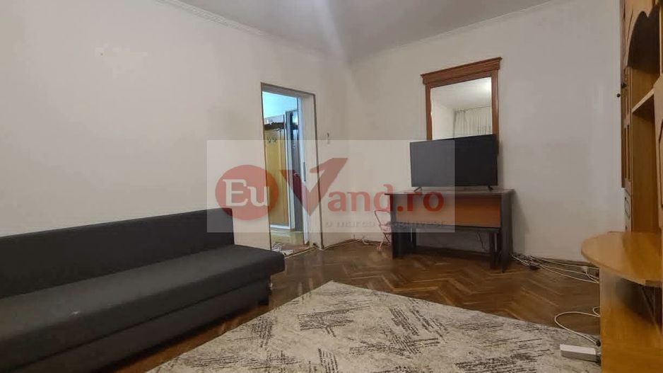 De vanzare apartament cu 2 camere, central, Bloc BR, et. 2, 76.000 euro - Poză 1