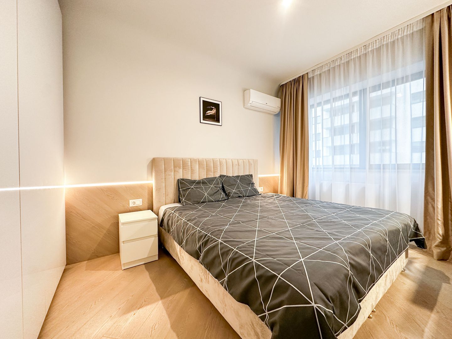 Apartament 2 camere – Cortina North, Faza I, Bloc B4 - Poză 1