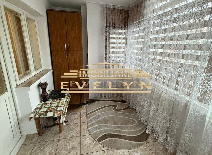 De vânzare apartament 3 camere – zona Pietonalul Transilvaniei (Piata Mare) - Poză 7