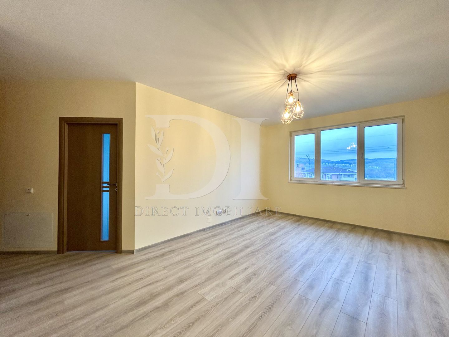 Apartament 3 camere, de vanzare  in Zona BMW / Floresti - Poză 6