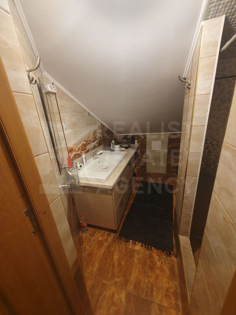 casa cu 2 nivele - Poză 10